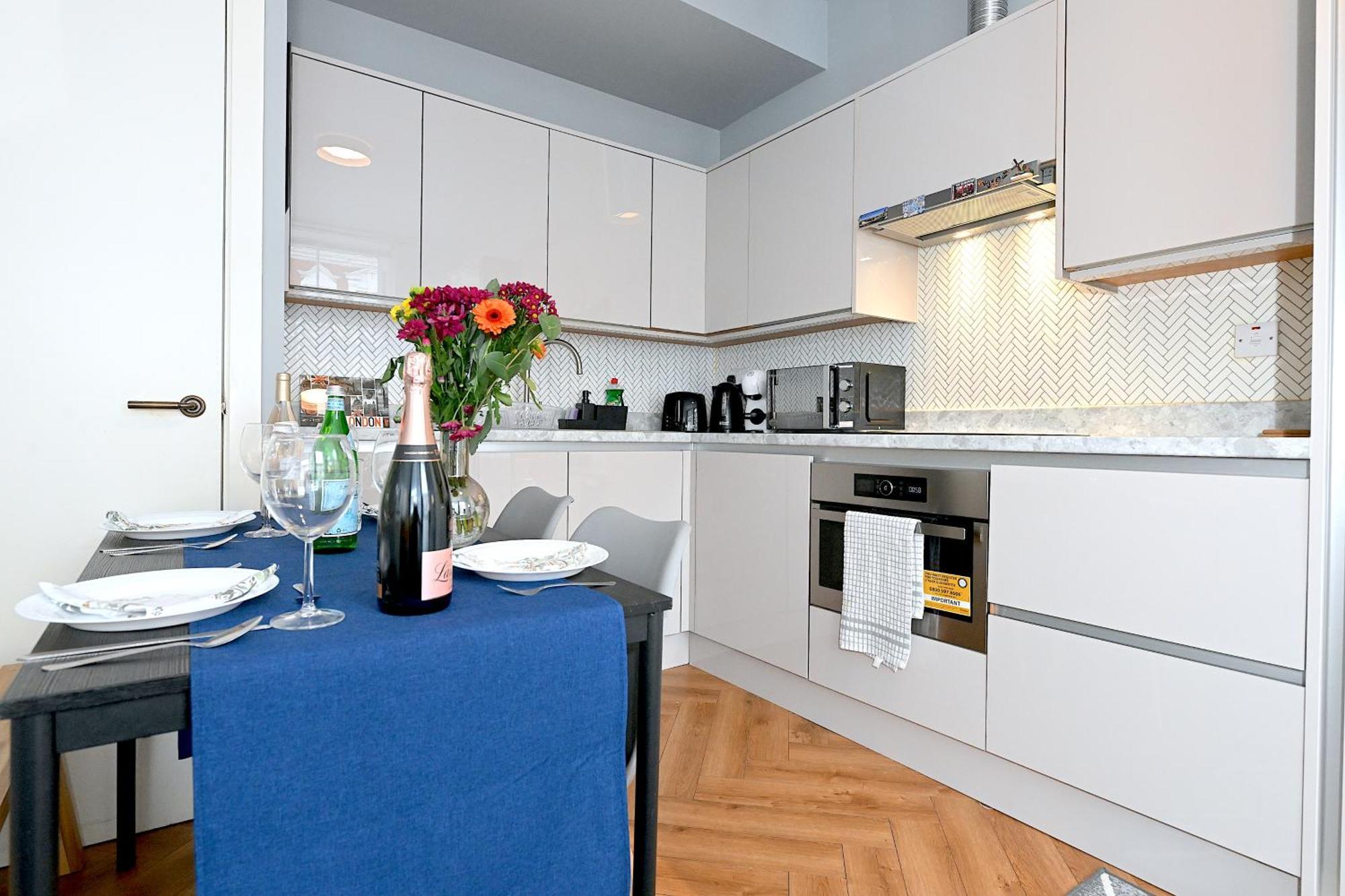 1 Bedroom Flat In Wood Green Piccadilly Line London Exteriör bild