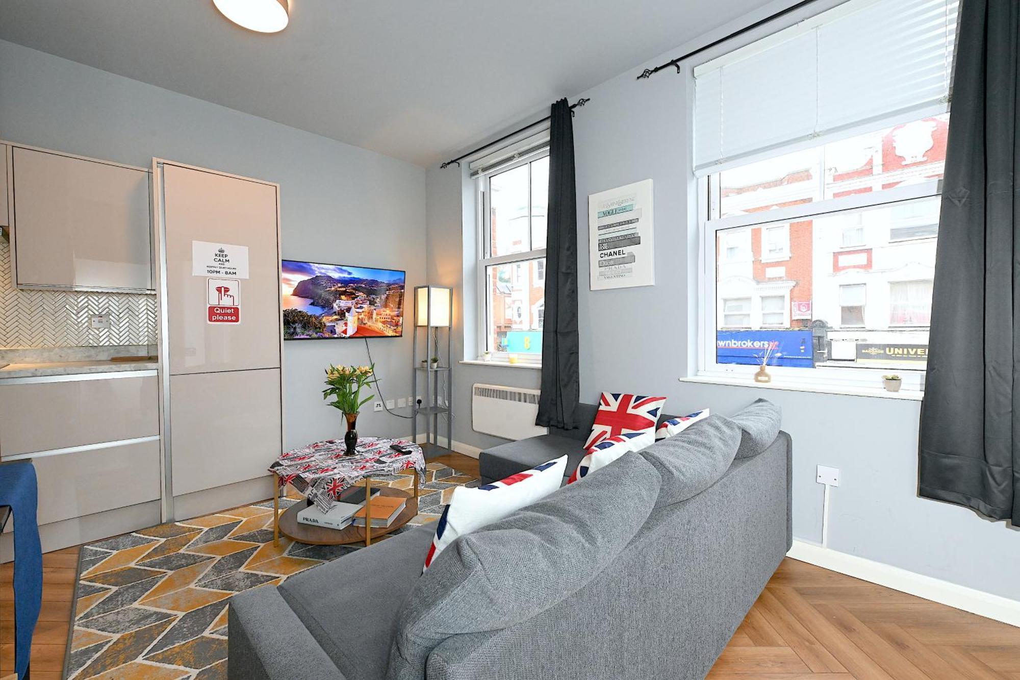 1 Bedroom Flat In Wood Green Piccadilly Line London Exteriör bild